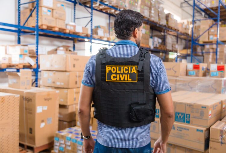 Polícia Civil cumpre mandado em investigação sobre desvio de medicamentos da rede estadual de saúde