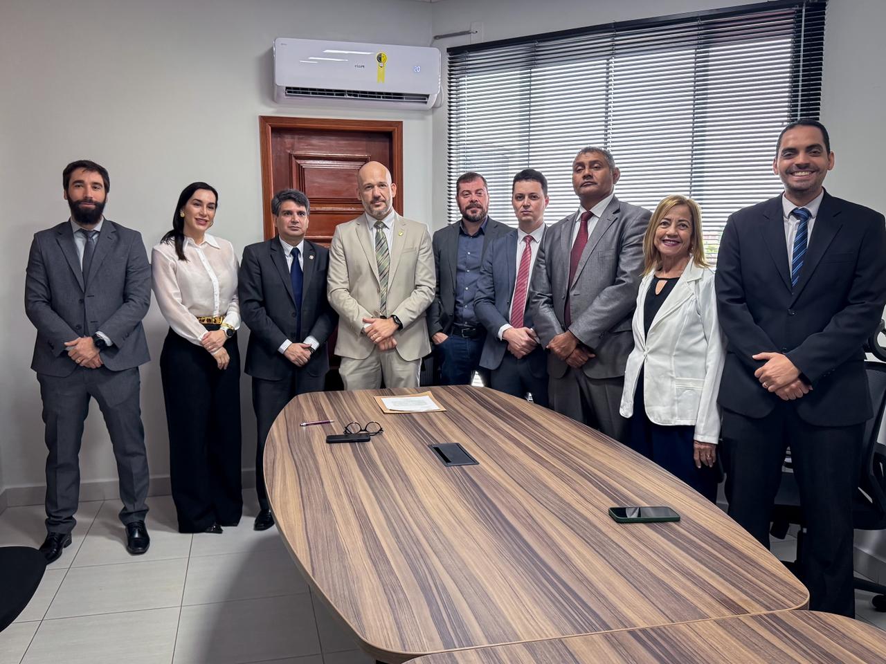 Delegado-Geral recebe visita institucional da diretoria da ADEPOL-AC